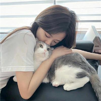 金爪女郎